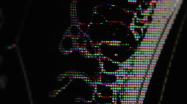 Çatlak ekran. Matris deformasyonu. Siyah sıvı bulanık hava kabarcıkları, kumlu ekran yüzeyinin altında. Hasar analog statik arıza.