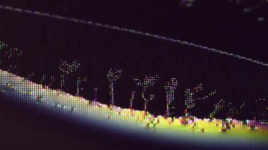 Dağılmış yüzey. Arıza dalgası. Holografik neon ışıklı bulanık sarı renk gürültüsü eserler geçmişe dönük sanatta koyu siyah ekrana yayılıyor..