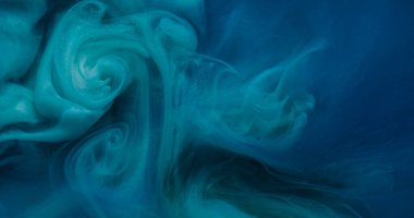 Akrilik sıvı. Mürekkep at. Yaratıcı sanat arka planında yüzen su karışımı kimyasal sıvıdaki bulanık mavi renk bulut dokusu.
