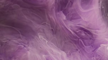 Sis dalgası. Haze boyası. Mor duman, sanat sıvısında dökülmüş. Yüzen su boyası bulanıklaştırır soyut arkaplan dokusunu çözer.