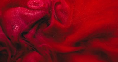 Sis rengi. Sıvı mürekkep. Odaklanmamış mor kırmızı buhar dokusu soyut yaratıcı sanat arka planında yüzen ruhani su akışı..