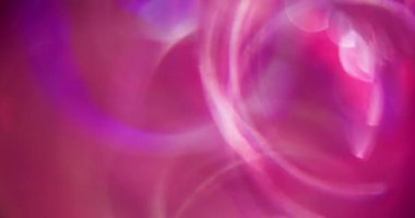 Çember mercek fişeği. Bulanık renkli neon. Işık, soyut yuvarlak parçacıkların ışıltısını bokeh modern arka planda yansıtır..