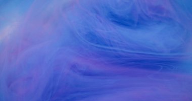 Ruhsal buhar. Fış sanatı. Suyun içindeki sıvı mürekkep dokusu soyut yaratıcı arka planda yayılıyor..