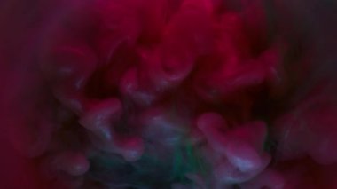 Buhar dokusu. Renkli dalga. Pembe, mor, çözünmüş, dumanlı pigment su arka planı. Soyut neon boya puf mistik sıçrama.