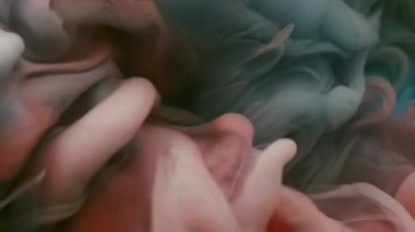 Duman dokusu. Boya suyu karışımı. Soyut sanat akrilik yaratıcı arkaplan üzerine odaklanmış kırmızı mavi boya sıvısı sis bulutu sıvısı.