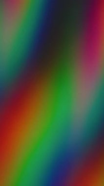 Dikey video. Bulanık ışık gökkuşağı. Kristal yansıma. Odaklanamayan sızıntı, çok renkli yeşil ışınlar, titreşimler, çizgiler, ışık parlamaları, soyut sanat arka planında parlamalar..