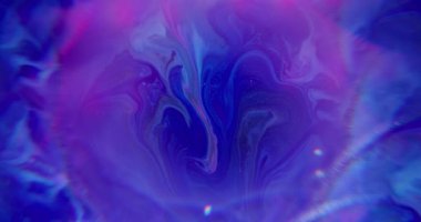 Optik efekt boyası. Sanat sıvısı bulanıklığı. Floresan mavisi, mor akrilik karışım rengi. Odaklanmamış eğri yüzlü lens soyut arkaplan parlaklığı.