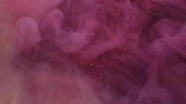 Sis dalgası. Fütürist buhar. Odaklanmamış mor sisli boya mürekkep dumanı soyut ışıldayan sanat arka planında ışıl ışıl parlıyor..