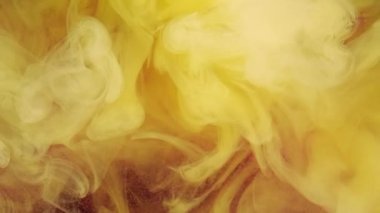 Renkli sis dalgası. Mürekkepli su sıçraması. Kırmızı toz parçacıkları dokusunda yüzen sarı buhar akışı soyut sanat arka planında.