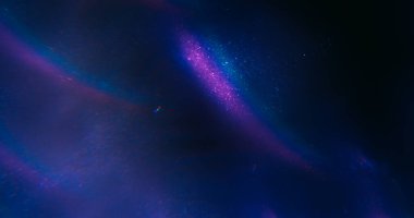 Parıldayan mürekkep sanatı. Neon duman sanatı. Odaklanmamış mor renkli girdap şeklindeki gökkuşağı dokusu soyut koyu siyah ışık arka planında yüzüyor..