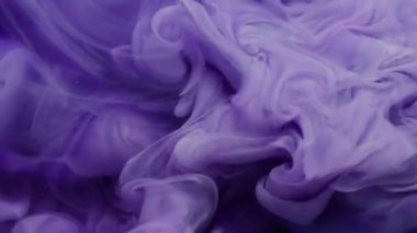 Buhar boyası. Karışım akışı. Bulanık mavi renk duman dokusu kimyasal sıvı partiküller soyut sanat arka planına dökülüyor.