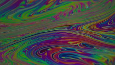 Boya karışımı. Yağ sıvısı. Yeşil soyut akrilik sanat arka planında yüzen kırmızı mor renkli yuvarlak sıvı doku dalgası.