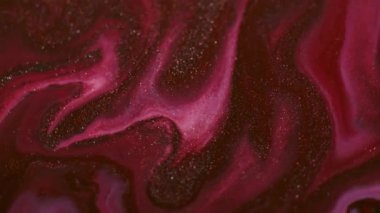 Parlak boya dökülmüş. Parıldayan sıvı dalga. Odaklanmamış pembe renk parıldayan akrilik doku akışı soyut sanat arkaplanı.