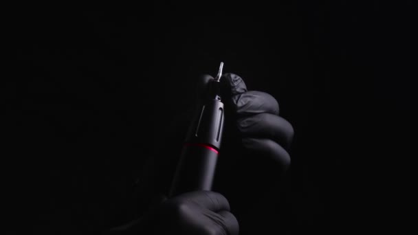 Ręce Mistrza Makijażu Brwi Warg Rzęs Czarnych Jałowych Rękawiczkach Trzymając — Wideo stockowe