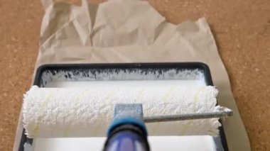 Boyaya boya silindiri batırıyorum.