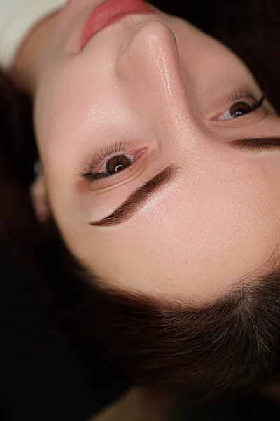 Girl Has Beautiful Permanent Makeup Shading Her Eyebrows Eyebrow Permanent — Stock Photo, Image
