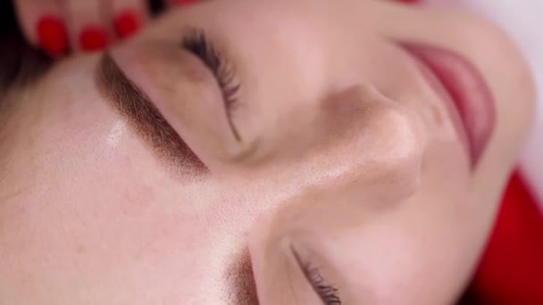 Sourcils Chics Avec Maquillage Permanent Des Sourcils Gros Plan Procédure — Video