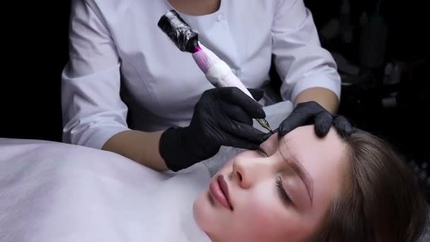 Maître Maquillage Permanent Effectue Procédure Maquillage Permanent Des Sourcils Procédure — Video