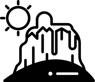 Üzerinde güneş parlayan bir dağ. Dağ karla kaplı.