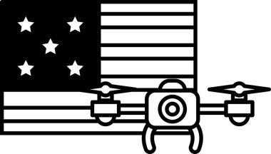 Bir İHA bayrağın üzerinde dalgalanıyor. İnsansız hava aracı siyah ve beyaz. Bayrak kırmızı, beyaz ve mavi.