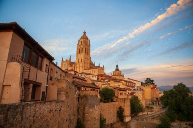 Alcazar, Segovia, İspanya 'dan Segovia' nın tarihi merkezine bakın. Yüksek kalite fotoğraf