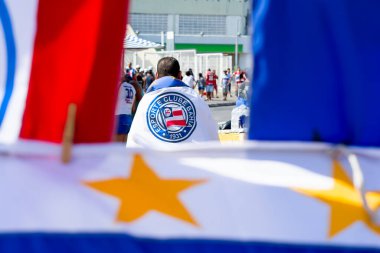 Salvador, Bahia, Brezilya - 1 Nisan 2018: Esporte Clube Bahia taraftarları Fonte Nova Arena 'daki maçtan önce görüldüler. Salvador, Bahia.