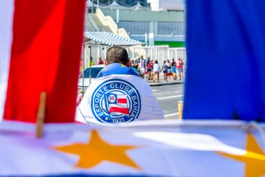 Salvador, Bahia, Brezilya - 1 Nisan 2018: Esporte Clube Bahia taraftarları Fonte Nova Arena 'daki maçtan önce görüldüler. Salvador, Bahia.