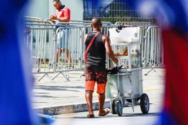 Salvador, Bahia, Brezilya - 1 Nisan 2018: Esporte Clube Bahia taraftarları Fonte Nova Arena 'daki maçtan önce görüldüler. Salvador, Bahia.