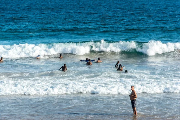 Salvador Bahia Brazilië Oktober 2022 Zwemmen Zee Bij Farol Barra — Stockfoto