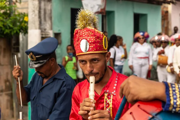 Członkowie Wydarzenia Kulturalnego Encontro Chegancas Saubara Bahia Parada Ulicami Miasta — Zdjęcie stockowe