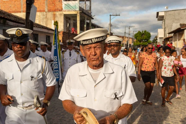 Stock image Saubara, Bahia, Brazil - August 06, 2022: Members of the cultural group Encontro de Chegancas wear white clothes and play percussion musical instruments. Saubara, Bahia.