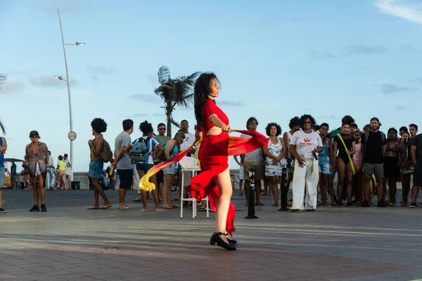 Salvador Bahia Brazylia Października 2022 Tancerka Tańcząca Uliczny Taniec Brzucha — Zdjęcie stockowe