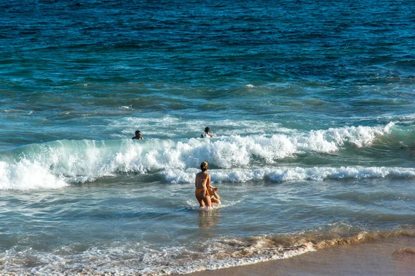 ブラジル バヒア州サルバドール2022年10月22日 バヒア サルバドールのファロール ビーチで海水浴 — ストック写真