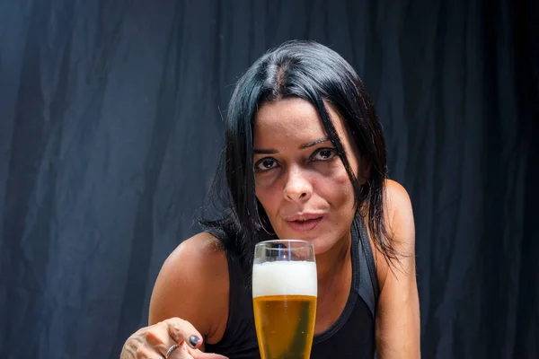 Portrait Young Woman Black Shirt Drinking Beer Glass Cup Black — Stock fotografie