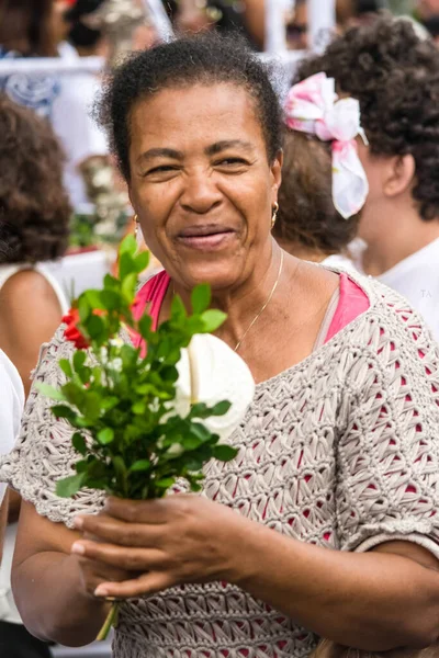 Salvador Bahía Brasil Mayo 2016 Los Fieles Católicos Recogen Flores — Foto de Stock