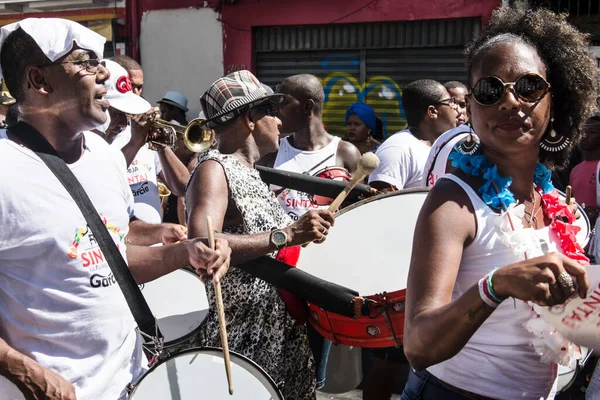 Salvador Bahia Brazylia Lutego 2016 Ludzie Grają Perkusyjnych Instrumentach Muzycznych — Zdjęcie stockowe