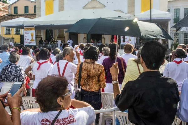 Salvador Bahía Brasil Mayo 2016 Gente Está Pie Frente Iglesia — Foto de Stock