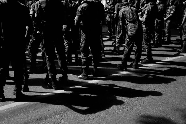 萨尔瓦多 巴西巴伊亚州巴伊亚州 2016年9月7日 巴伊亚州巴伊亚州 巴伊亚州 在独立庆典期间 巴西军队站在太阳下 — 图库照片