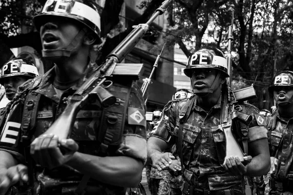 Salvador Bahía Brasil Septiembre 2016 Soldados Del Ejército Marchan Con — Foto de Stock