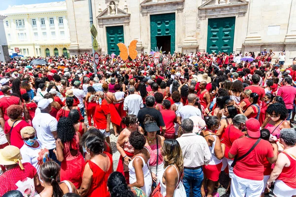 萨尔瓦多 巴西巴伊亚州 巴伊亚州 2022年12月4日 人群中忠实的人们正在向圣巴巴拉致敬 — 图库照片