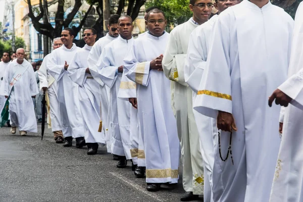 Salvador Bahía Brasil Mayo 2016 Los Sacerdotes Caminan Fila Durante — Foto de Stock