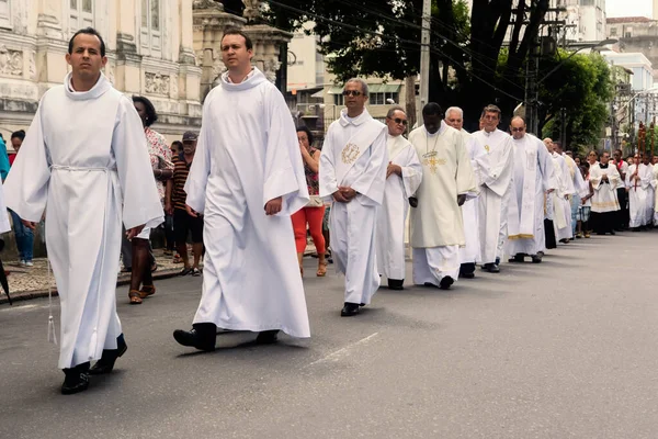 Salvador Bahía Brasil Mayo 2016 Los Sacerdotes Caminan Fila Durante — Foto de Stock