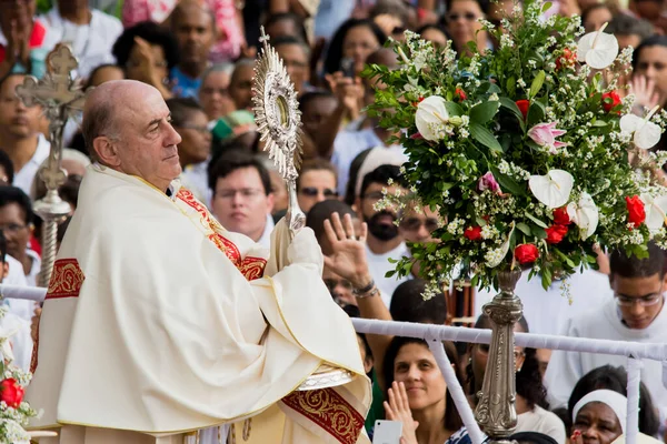 Salvador Bahia Brazil May 2016 Catholic Priest Celebrating Corpus Christi —  Fotos de Stock