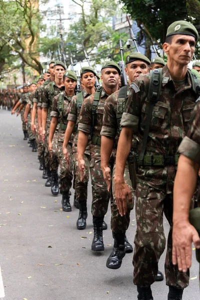 Salvador Bahia Brazylia Września 2022 Wojskowi Żołnierze Maszerują Podczas Parady — Zdjęcie stockowe