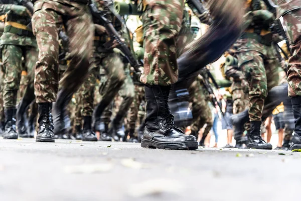 Salvador Bahia Brazylia Września 2022 Niski Widok Żołnierzy Wojskowych Maszerujących — Zdjęcie stockowe