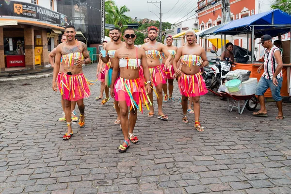 Maragogipe Bahia Brazylia Lutego 2023 Grupa Mężczyzn Przebranych Kobiety Paraduje — Zdjęcie stockowe