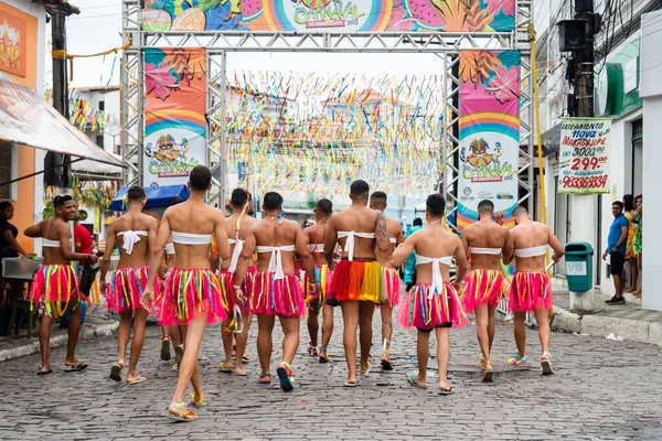 Maragogipe Bahia Brazylia Lutego 2023 Grupa Mężczyzn Przebranych Kobiety Paraduje — Zdjęcie stockowe
