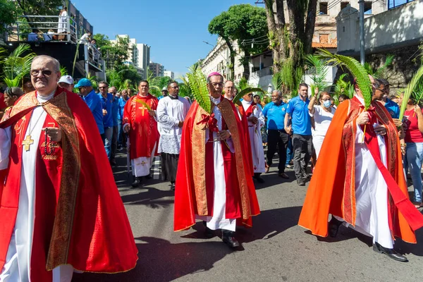 Salvador Bahia Brasil Abril 2023 Sacerdotes Católicos Fieles Caminan Juntos — Foto de Stock