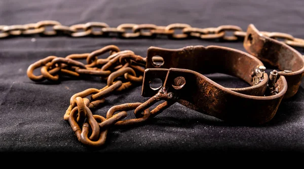 Anciennes Chaînes Menottes Utilisées Pour Retenir Des Prisonniers Des Esclaves — Photo