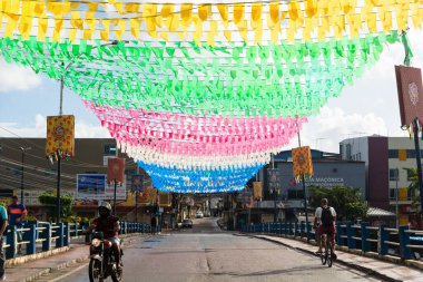 Valenca, Bahia, Brezilya - 24 Haziran 2022: Valenca, Bahia 'daki Festa Junina de Sao Joao için dekorasyon.